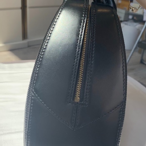 Louis Vuitton Sablons Epi - Picture 12 of 16